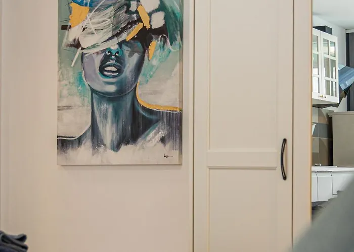 아파트 New Fiore, 풀라